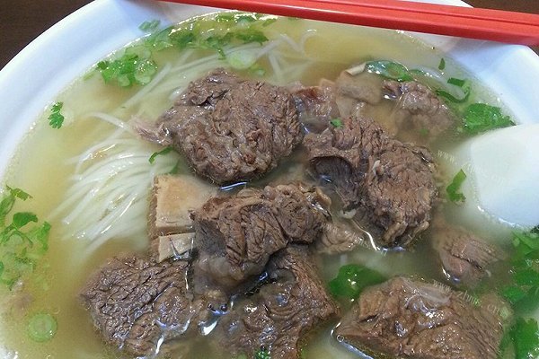 清汤牛腩粉
