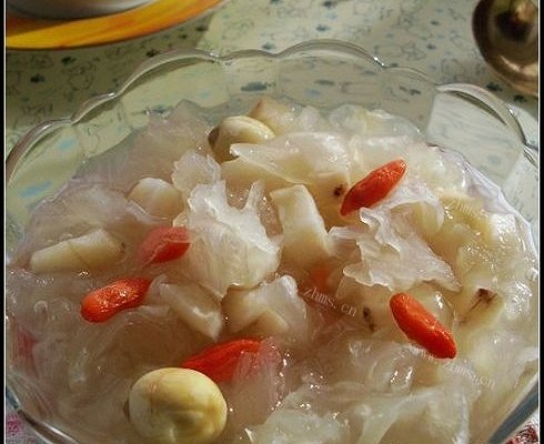 荸荠银耳甜汤