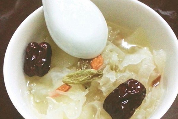 银耳雪梨汤