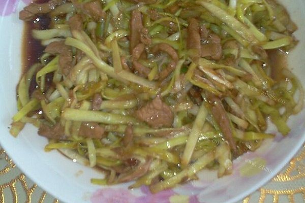 肉丝炒蒜苗