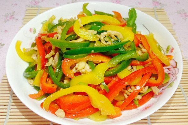 家常彩椒炒肉丝