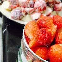 自制草莓苹果沙拉