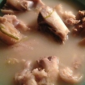 黄豆猪脚养颜美白汤