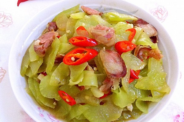 香肠炒莴笋