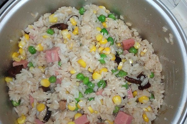 电饭煲焖饭