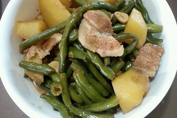 家常猪肉豆角土豆炖