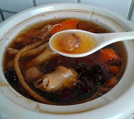 家常鸡爪猪肉汤