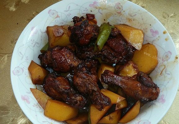 土豆青椒炖翅根