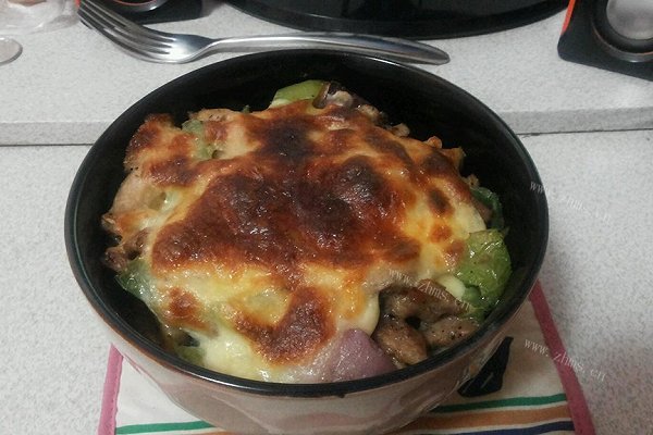 超简单黑胡椒鸡排芝士焗饭