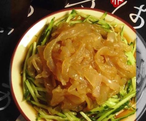 黄瓜拌海蛰