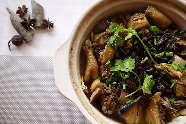 小鸡炖蘑菇