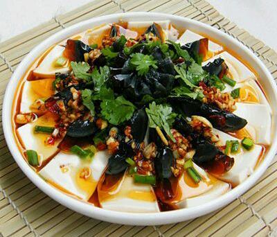 家常皮蛋拌豆腐