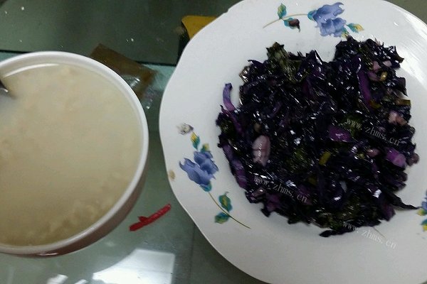 紫甘蓝炒黄瓜生菜