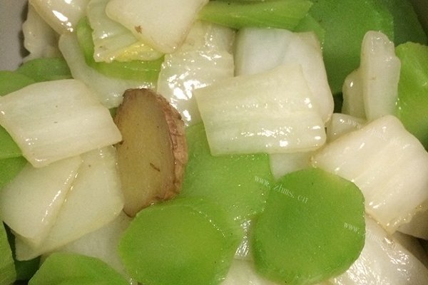 白玉翡翠-白菜根子炒莴笋还是莴苣的