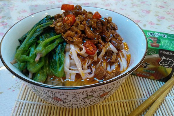 自制牛肉粒炸酱面