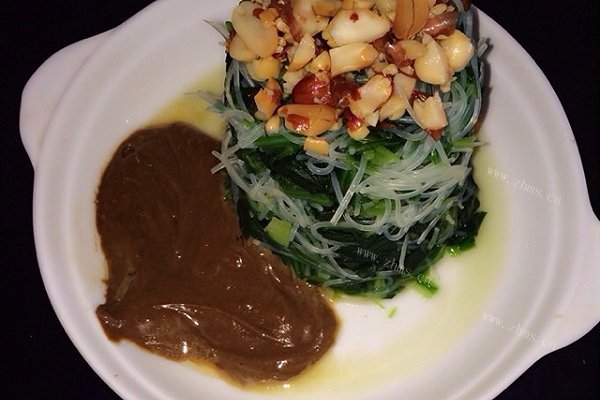 自制菠菜粉丝果仁塔