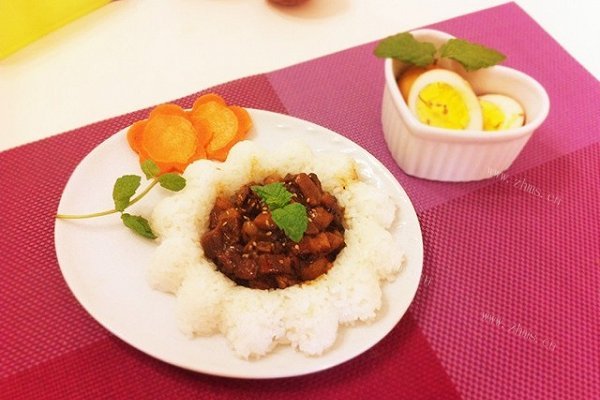 家常卤肉饭