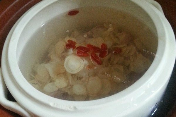 营养人参肉羹汤