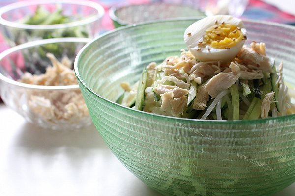 鸡丝凉面