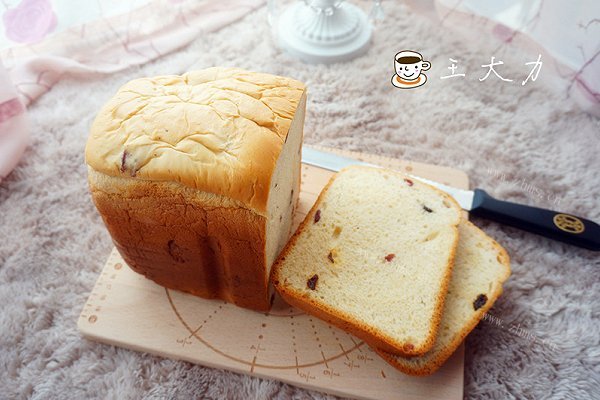 黑提蔓越莓干吐司