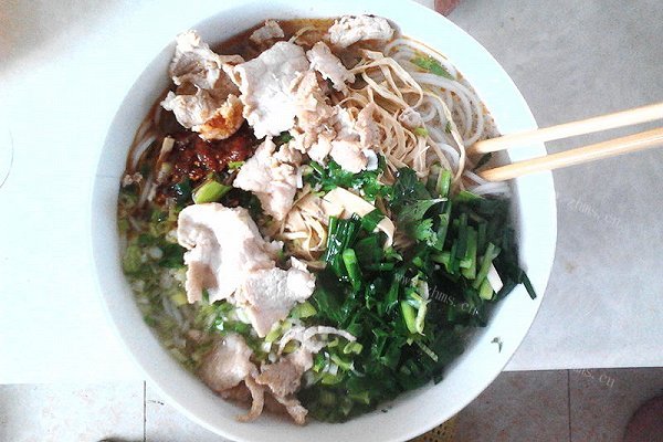 汆肉米线