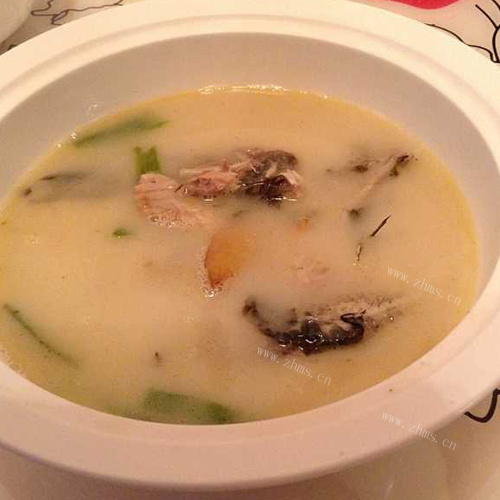 自己做的鱼头豆腐汤