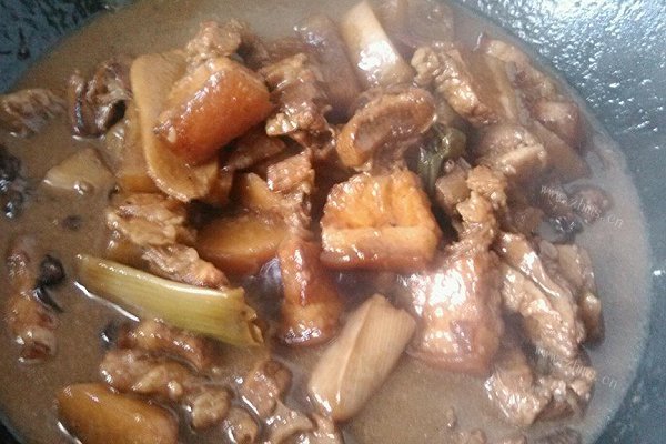 萝卜烧肉