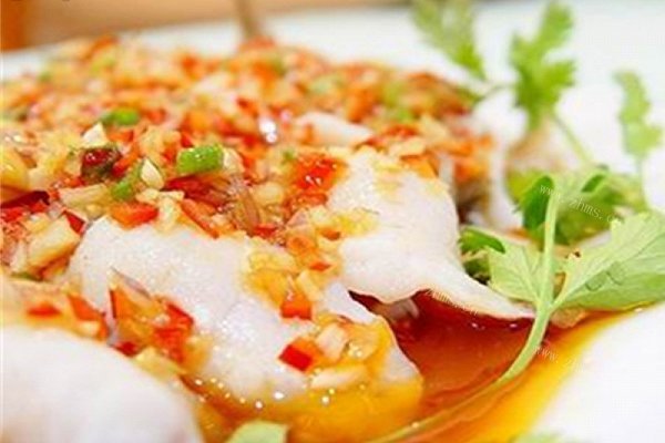 简单的花椒鲈鱼