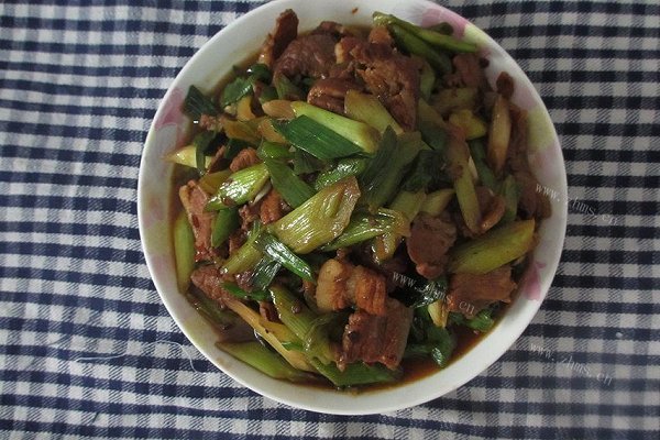 家常蒜苗回锅肉