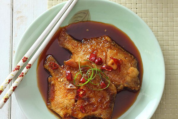家庭版红烧鲳鱼