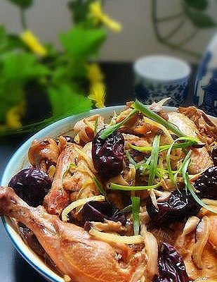 枣菇蒸鸡