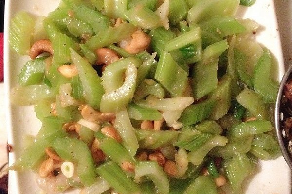 西芹虾仁炒腰果