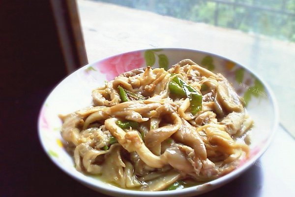 自制清炒平菇