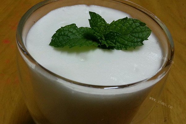 薄荷奶泡奶茶