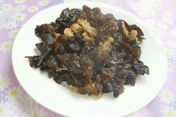 黑木耳炒肉