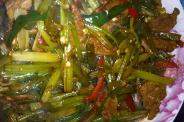 家常芹菜炒牛肉