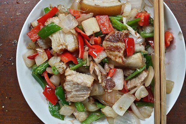 酸咸家常卤肉小炒
