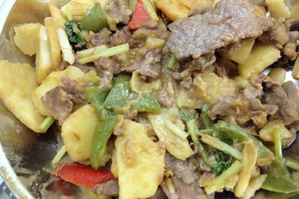 土豆烧牛肉片