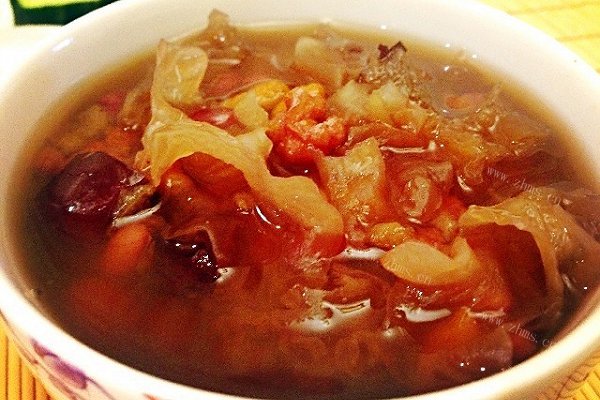 自制养生银耳羹