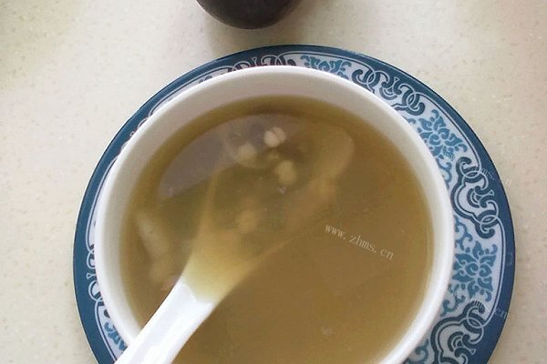 时尚绿豆薏米汤