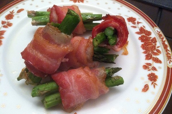 美味芦笋培根卷