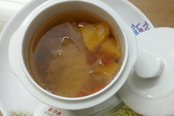 银耳木瓜枸杞糖水
