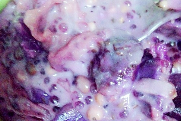 紫薯薏米银耳西米露