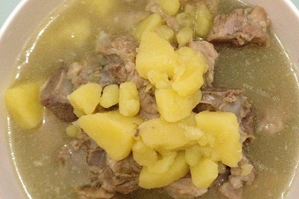 土豆炖排骨