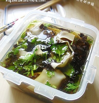 健康的香菇方便馄饨