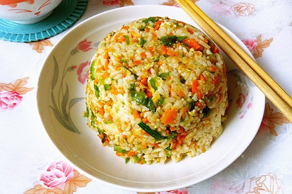 胡萝卜青椒炒饭