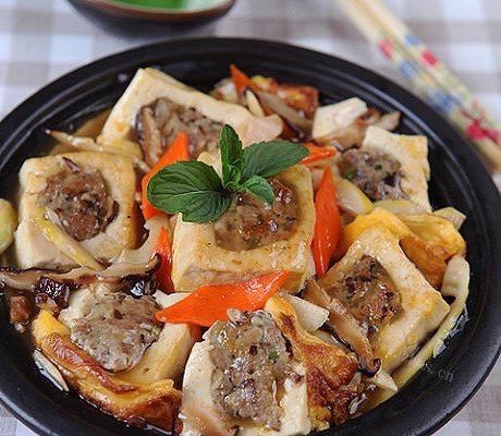 香菇猪肉酿豆腐煲