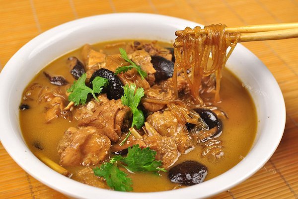 香菇粉条炖小鸡