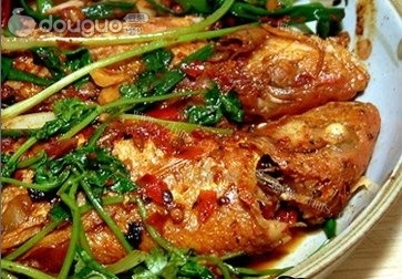 简易版榨菜红烧鱼