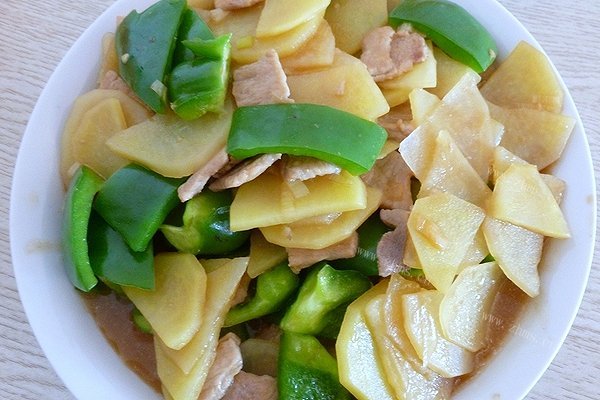青椒土豆炒肉片